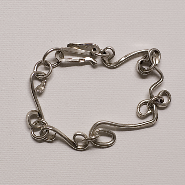 Armband i silver, f�r en smal handled. 